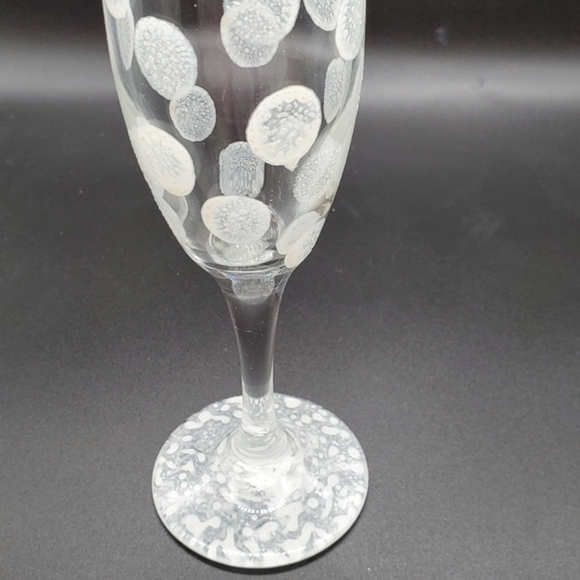 Painted Abstract White Lace and Bubble Champagne Flute Glass - Picture 5 of 8